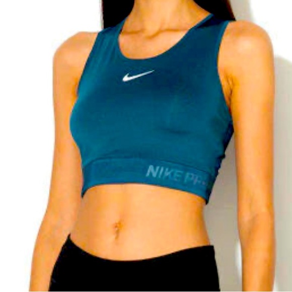 Nike Racerback Cropped Tank - Picture 2 of 4